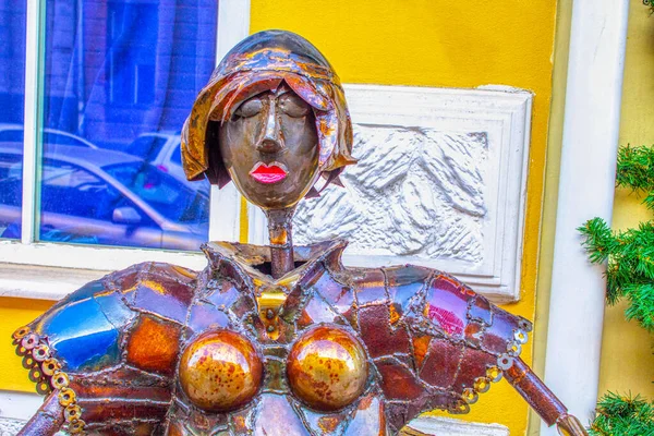 Tentoonstelling Van Vrouwelijke Bronzen Beeldhouwkunst Street Art — Stockfoto