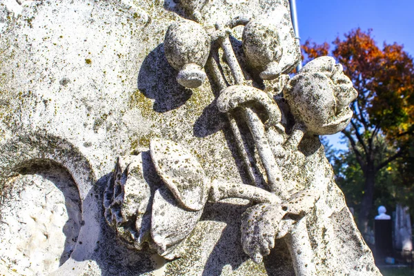 Blommor Skulptur Gravsten Prydnad — Stockfoto