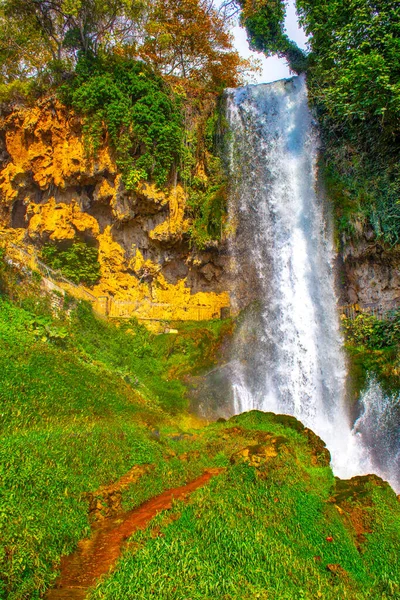 Griechenland Schöner Großer Wasserfall Plätschernde Felsen — Stockfoto