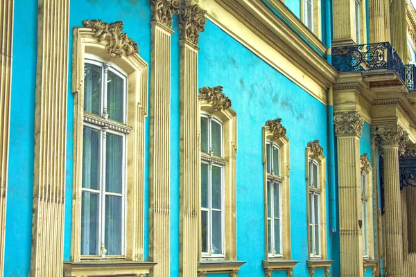 Fragment Blue Wall Old Mansion Decorated Embossed Floral Pattern Windows — 스톡 사진