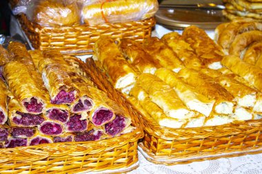 Puf böreği, rulo pasta fırını