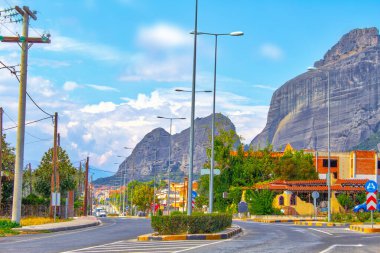 Kalamata Şehri. Yunanistan dağ kenti, yol, sokak