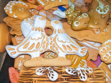 El yapımı etnik kil heykel