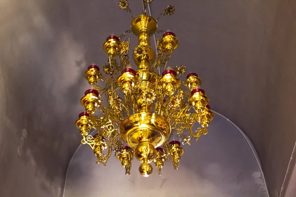 Vieux Chandelier Plafond Avec Beaucoup Lumières — Photo