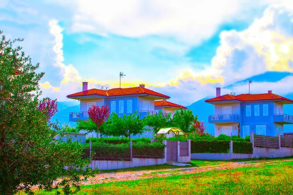 Grecja Niebieski Górski Krajobraz Wsi Czerwonym Dachem — Zdjęcie stockowe