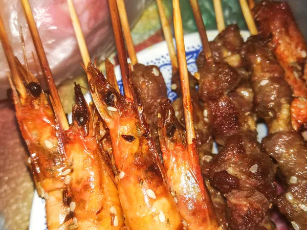 Comida Chinesa Carne Grelhada Camarão Com Molho Pimenta Erva Picante — Fotografia de Stock