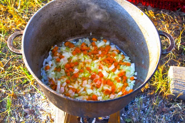 Wasserkocher Mit Essen Campen Essen Auf Dem Campingplatz Grillen Freien — Stockfoto