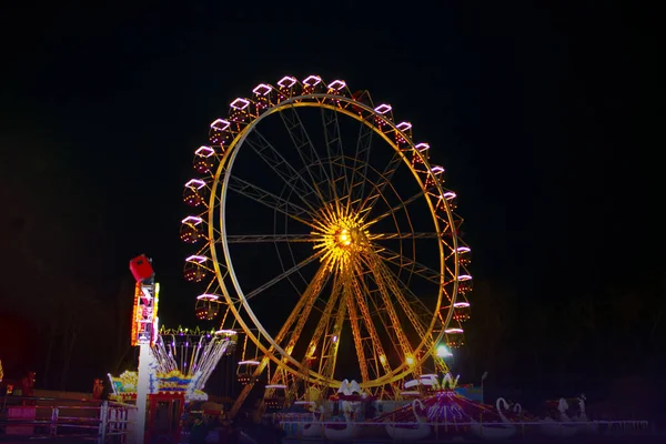 Notte Carosello Carosello Ferris Ruota — Foto Stock