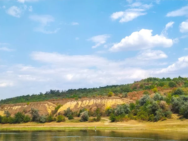 Nádherný Slunečný Podzimní Den Řeky Rozlehlá Řeka Nebo Jezero Jeho — Stock fotografie