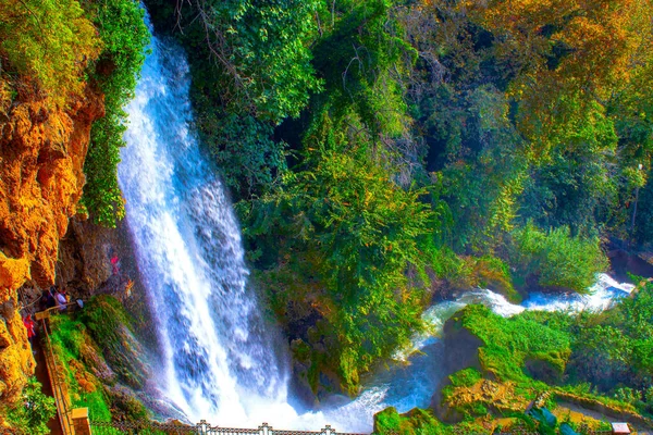 Grécia Bela Cascata Cachoeira Respingo Rochas — Fotografia de Stock