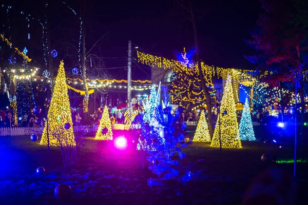 Christmas Lights House Beautiful Colorful Street Waterproof Electric Garland Yellow — Stock Photo, Image