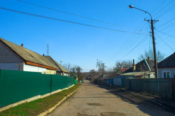 Una Calle Del Pueblo Principios Primavera —  Fotos de Stock