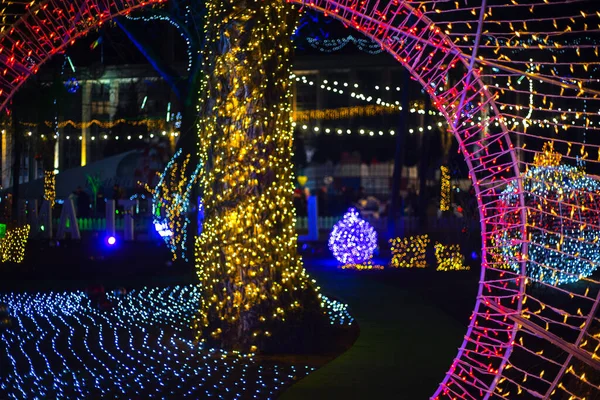 Beautiful Christmas Glowing Trees Figures City Park — Stock Photo, Image