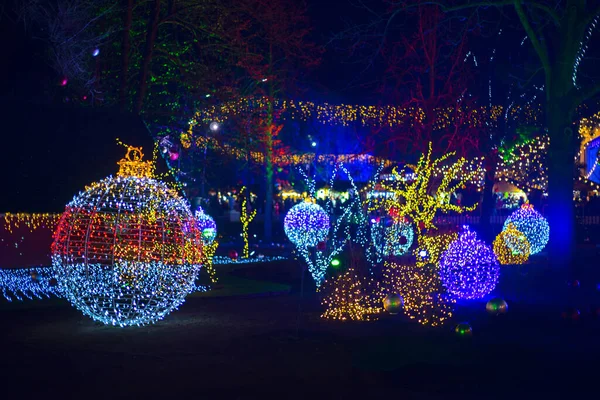 Beautiful Christmas Glowing Trees Figures City Park — Stock Photo, Image