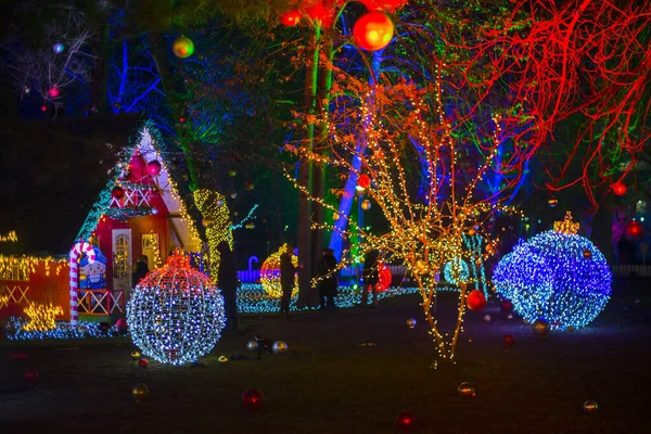 Christmas Lights House Beautiful Colorful Street Waterproof Electric Garland Yellow — Stock Photo, Image