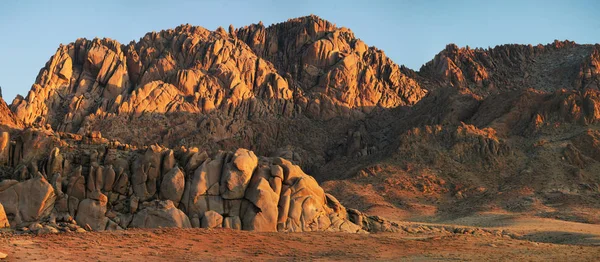 Desert landscapes of Mongolia, red rocks