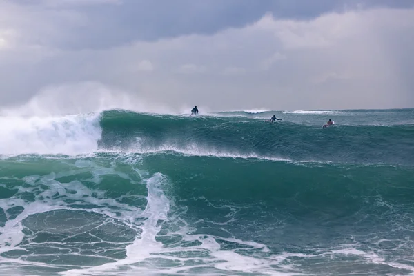 Sörfçü fırtına binici — Stok fotoğraf
