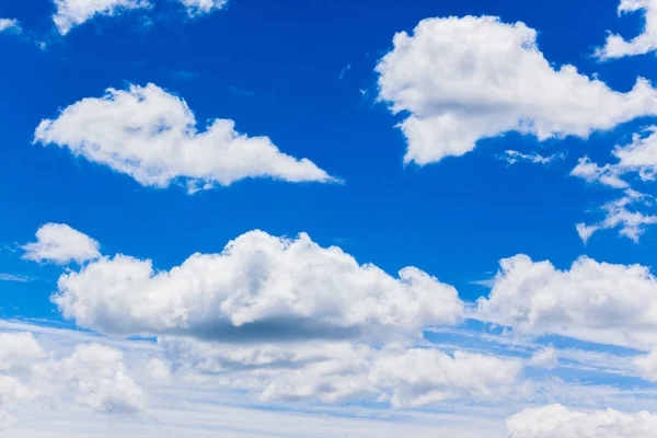 Nubes cielo azul —  Fotos de Stock