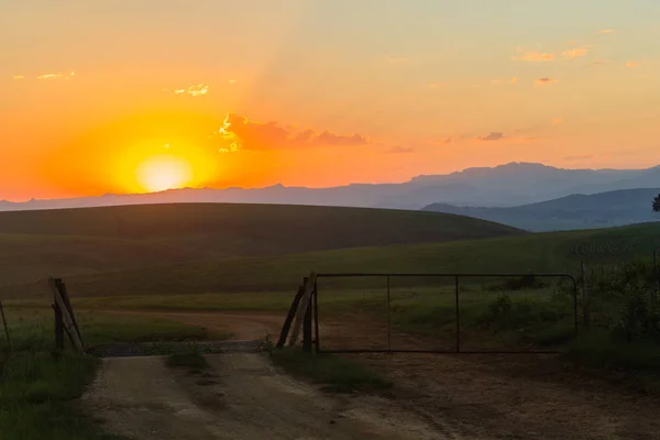 Mountains Farmlands Sunset — Stock Photo, Image