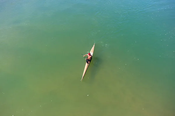 Canoa Paddler Paddling River Overhead — Fotografia de Stock