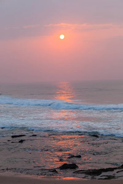 Океанский пляж "Санрайз" — стоковое фото