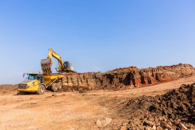 İnşaat Sanayi toprak işleri Ekskavatör kamyon