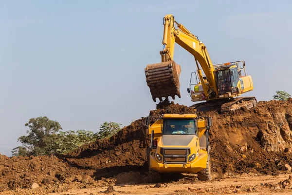 Construção Industrial Terrenos Escavadeira Caminhões — Fotografia de Stock