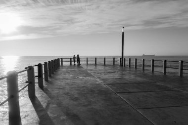 İnsanlar okyanus Pier ufuk kontrast