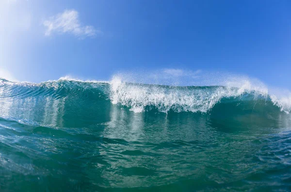 Onda batendo azul — Fotografia de Stock