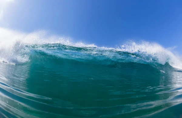 Modrá vlna plavání — Stock fotografie