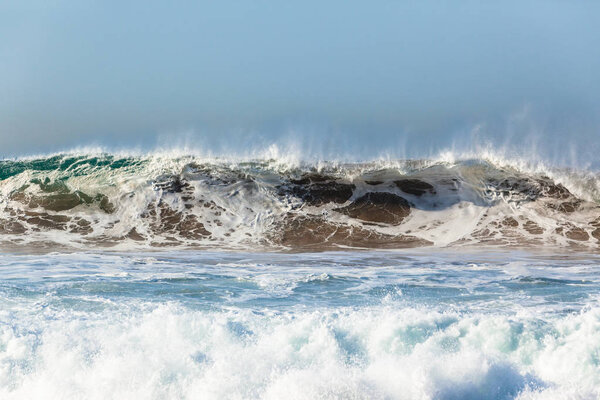 Волна энергии опасность