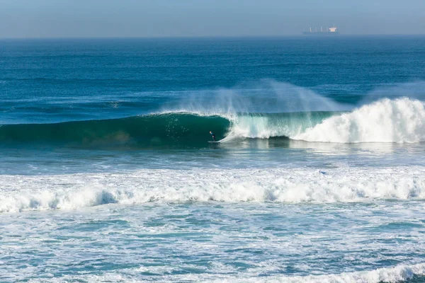 Surfer sörf dalgası — Stok fotoğraf