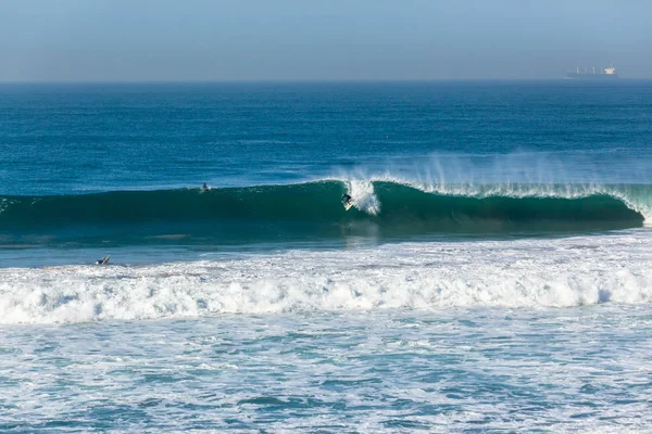 Surfer sörf dalgası — Stok fotoğraf