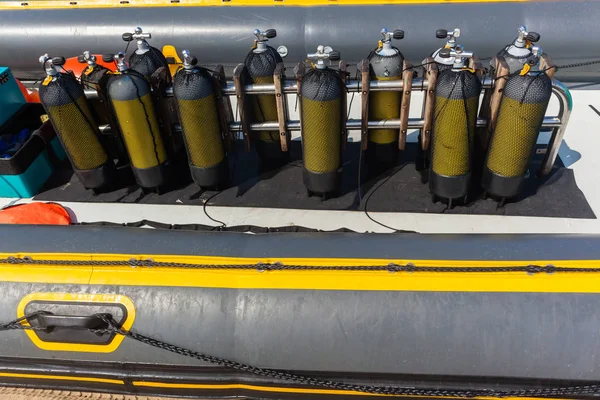 Botellas de barco de buceo — Foto de Stock