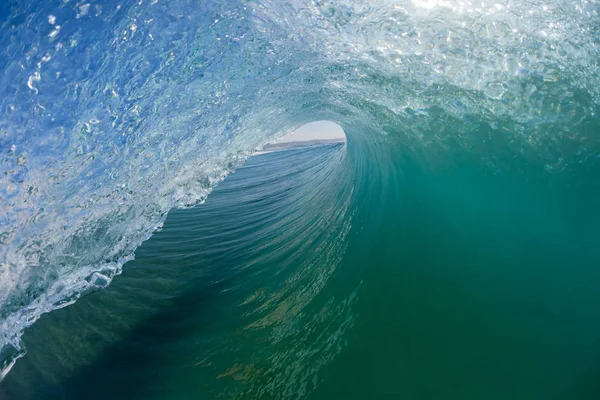 Welle hohl im Wellenreiten — Stockfoto