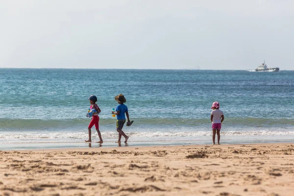 Children Beach Ocean Shoreline — Stock Photo, Image