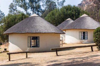 Thatch yuvarlak Kamping Bungalow binalar