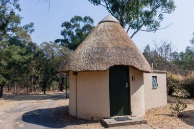 Thatch yuvarlak Kamping Bungalow binalar