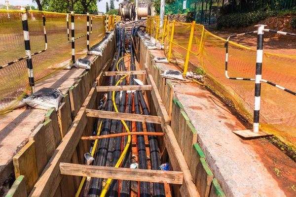 Electricidad Cables nuevos Instalación trincheras — Foto de Stock