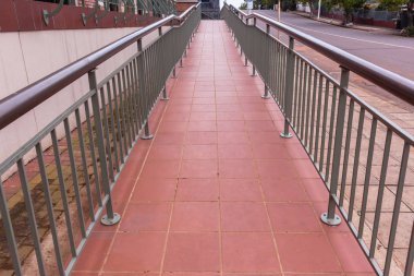 Genel yürüyüş giriş rampası