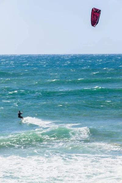 Aquilone Imbarco Surfer Oceano Onde — Foto Stock