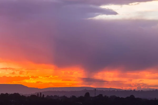 Paisaje de nubes escénicas del cielo al atardecer —  Fotos de Stock