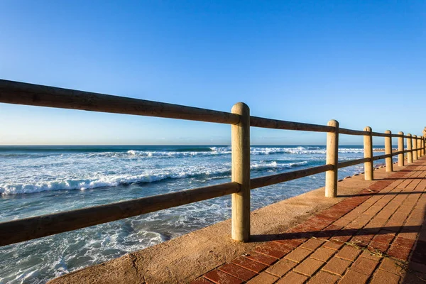 Spiaggia recinzione Palo Oceano Paesaggio — Foto Stock