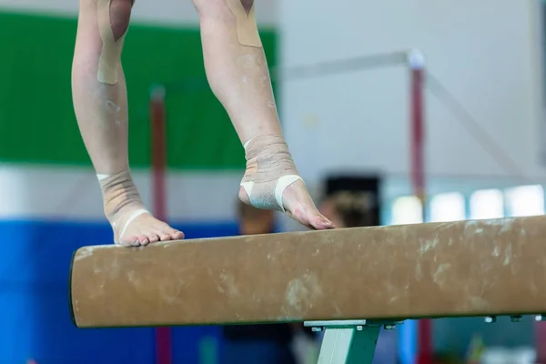 Gymnastics Girl Balance Beam Feet Ankles Strapped — Stock Photo, Image