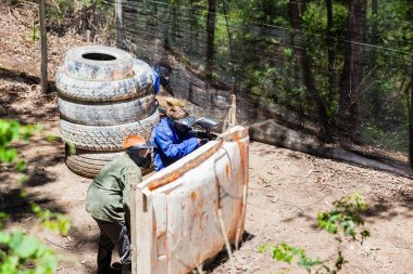 Paintball oyunu oyuncular Taktikler Arena açık havada