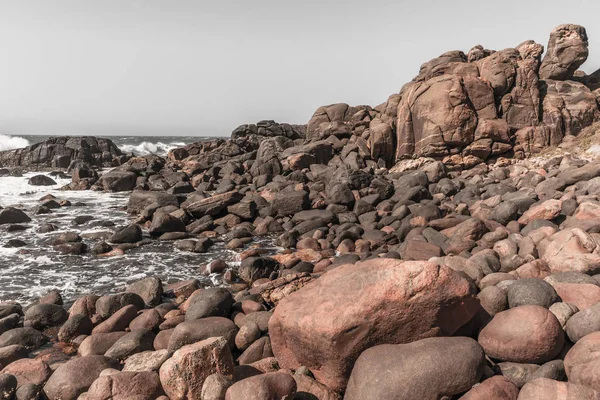 Oceanu skaliste wybrzeża Vintage — Zdjęcie stockowe