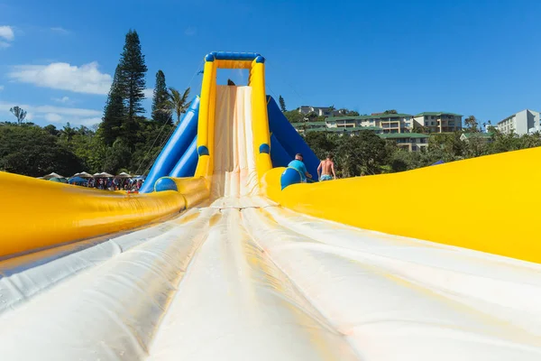 Vacances à la plage Balades en toboggan — Photo