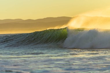Okyanus dalgası çökmesini şafak
