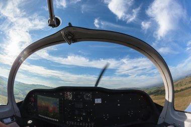 İçten dışa çim Prop uçak kalkış