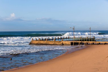 Okyanus gelgit havuz dalgalar